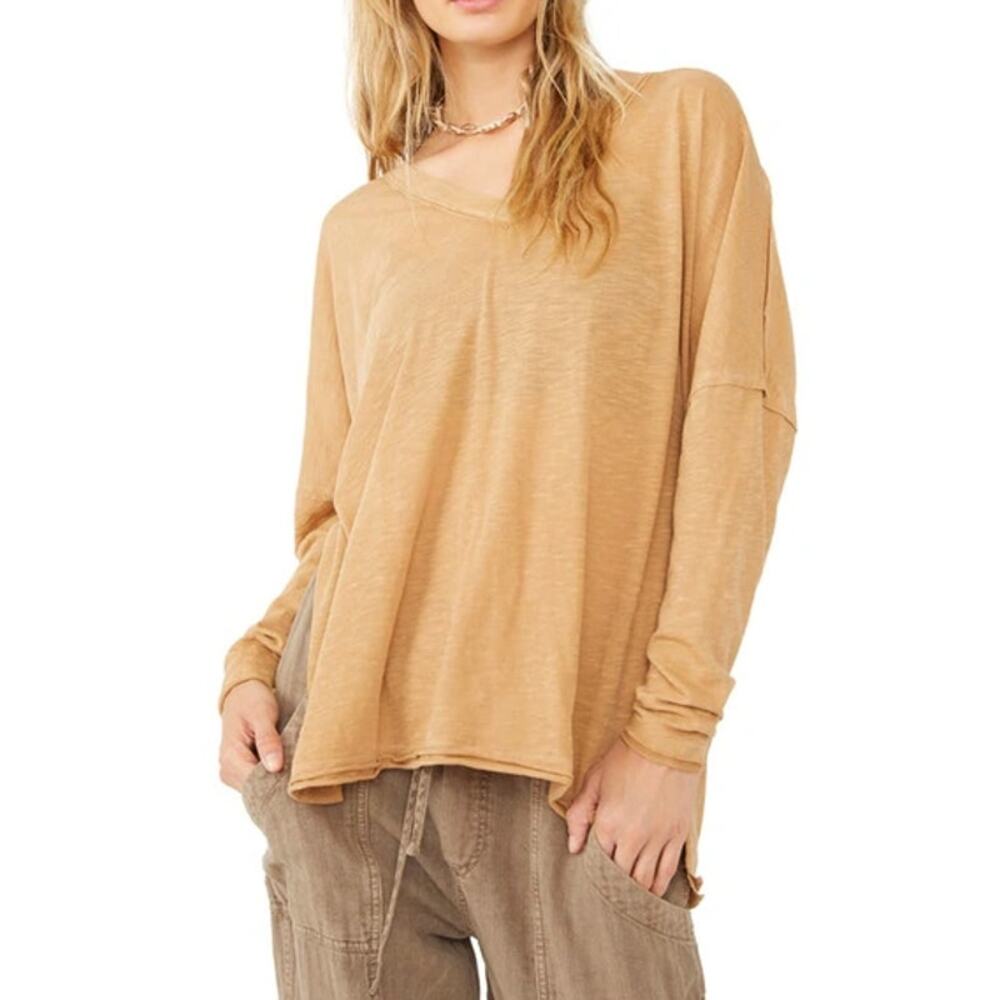 We The Free On My Mind V-neck Shirt In Light Earth Size XS